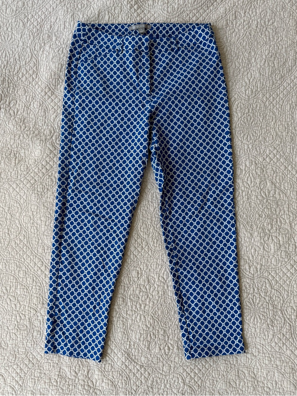 Blue and White Lattice Print Cropped Pants
